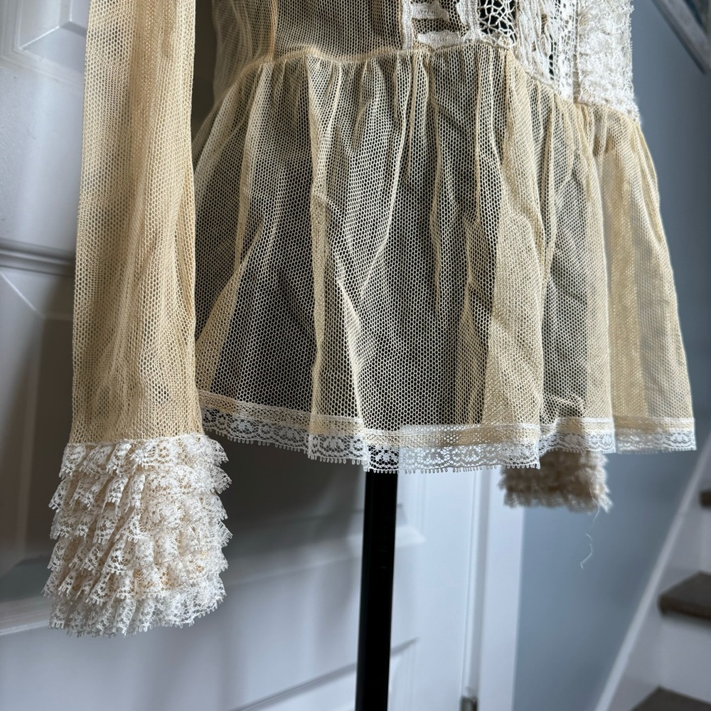 Oscar de la Renta Vintage Lace Mesh Ruffle Top in Ivory Women's Size 10 - Picture 3 of 12